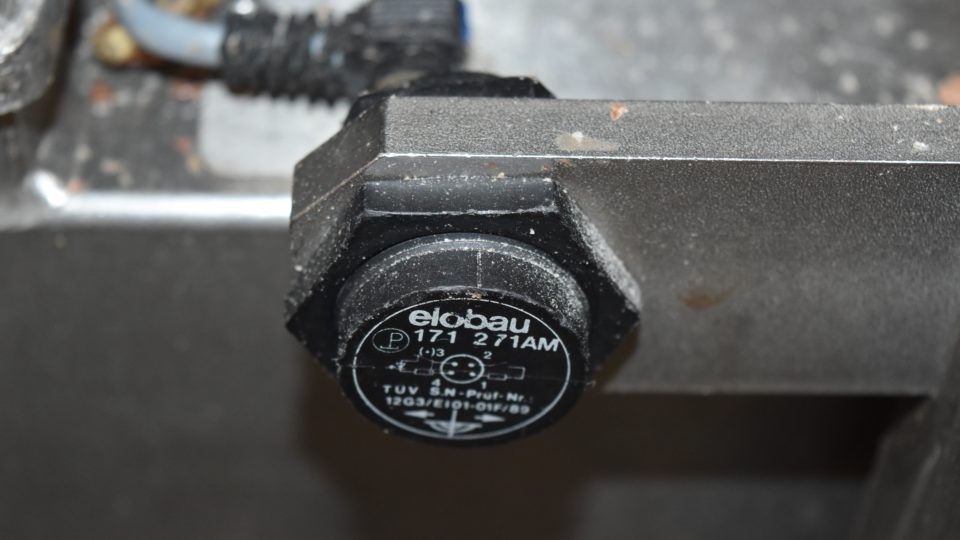 Safety sensor 171 Safety sensor 171