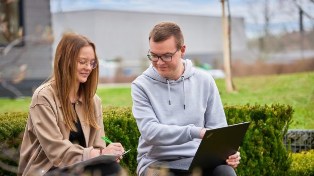 Student internship | For eight different training jobs | elobau